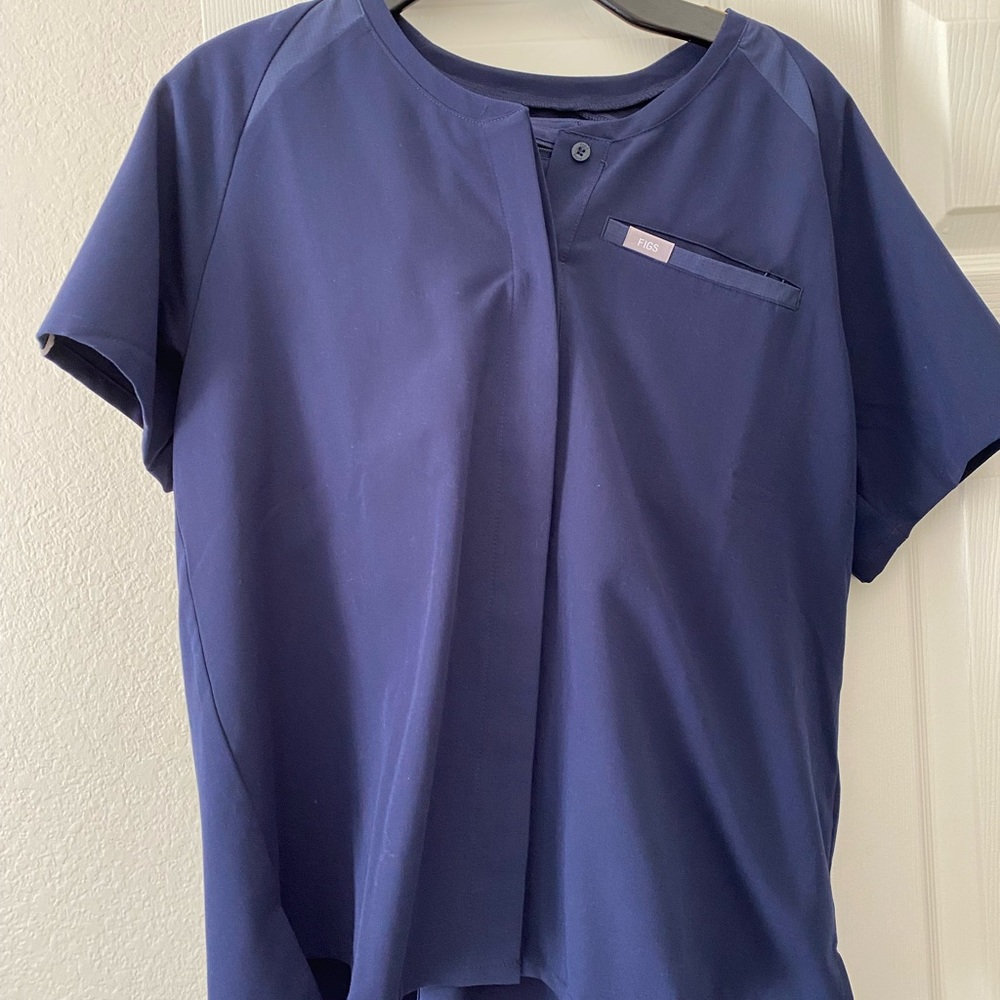 FIGS Scrub top (large), Yola pants regular (medium) Navy